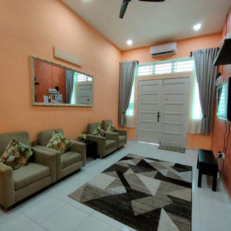 D'Q Putra Homestay Melaka Eksteriør billede