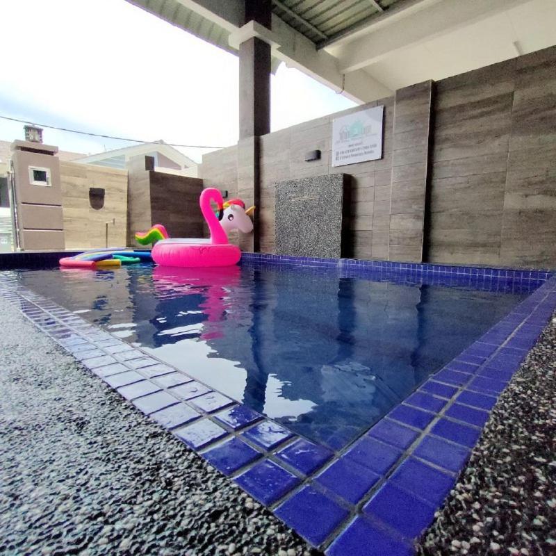 D'Q Putra Homestay Melaka Eksteriør billede